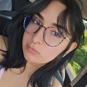 Meet your Posher, Gina